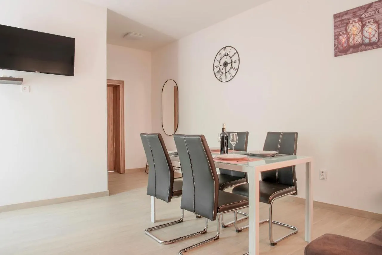 Apartmani Vudrag Trogir Croatia