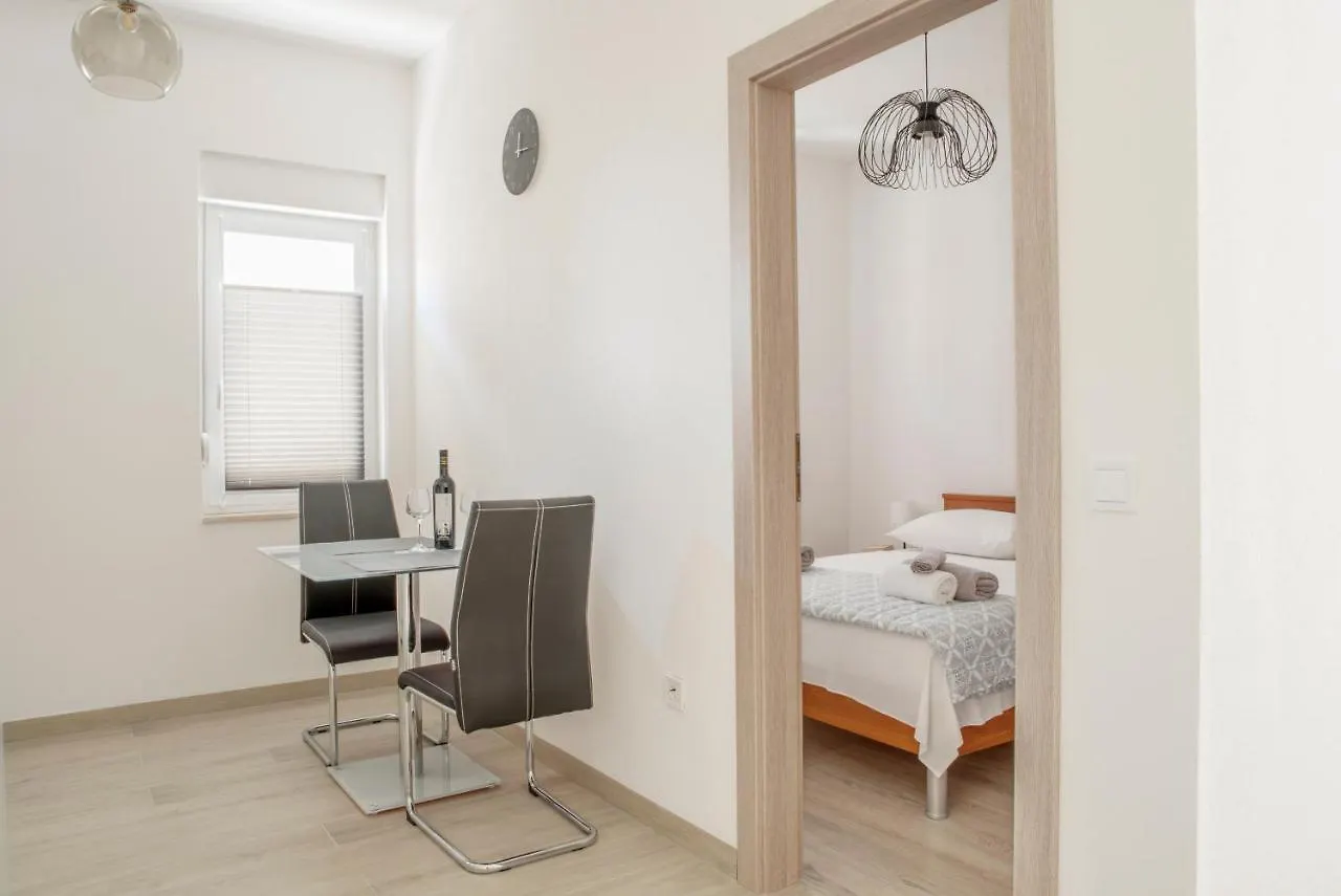 Apartmani Vudrag Trogir Apartment